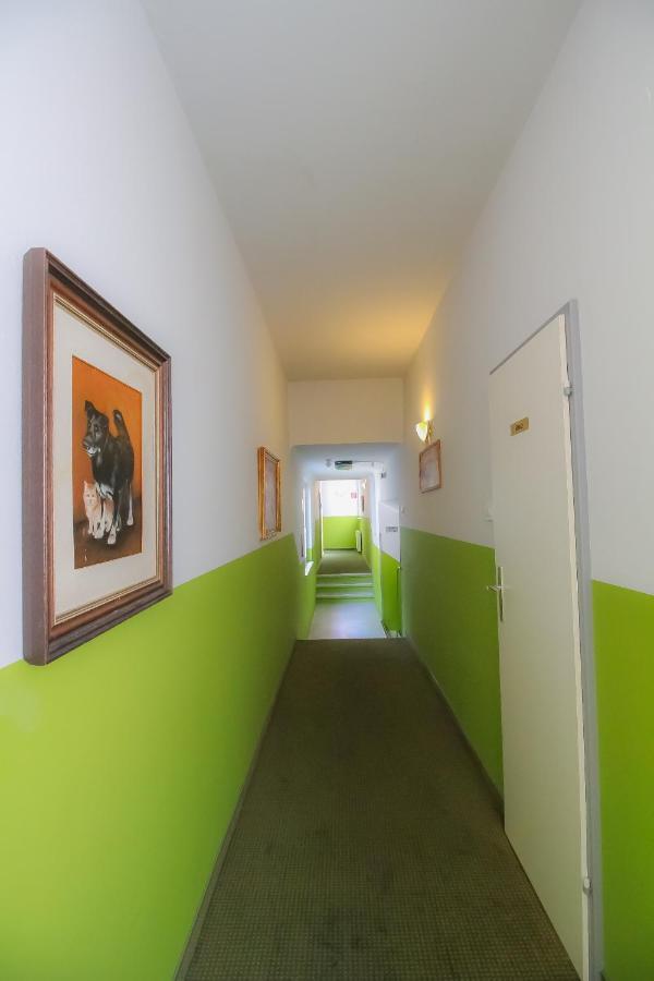 Economic Sb Apartment Vienna Exterior photo